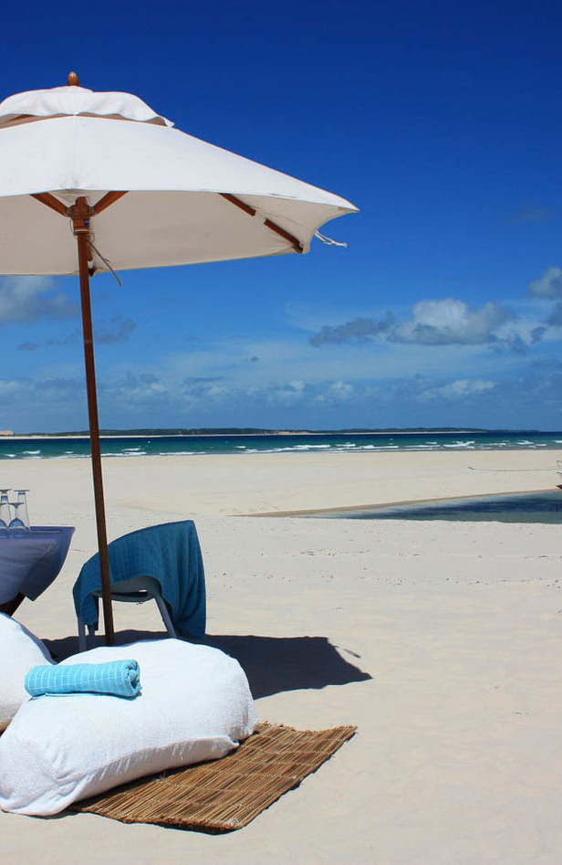 azura-benguerra-picnic-pansy-island-mozambique-timbuktu